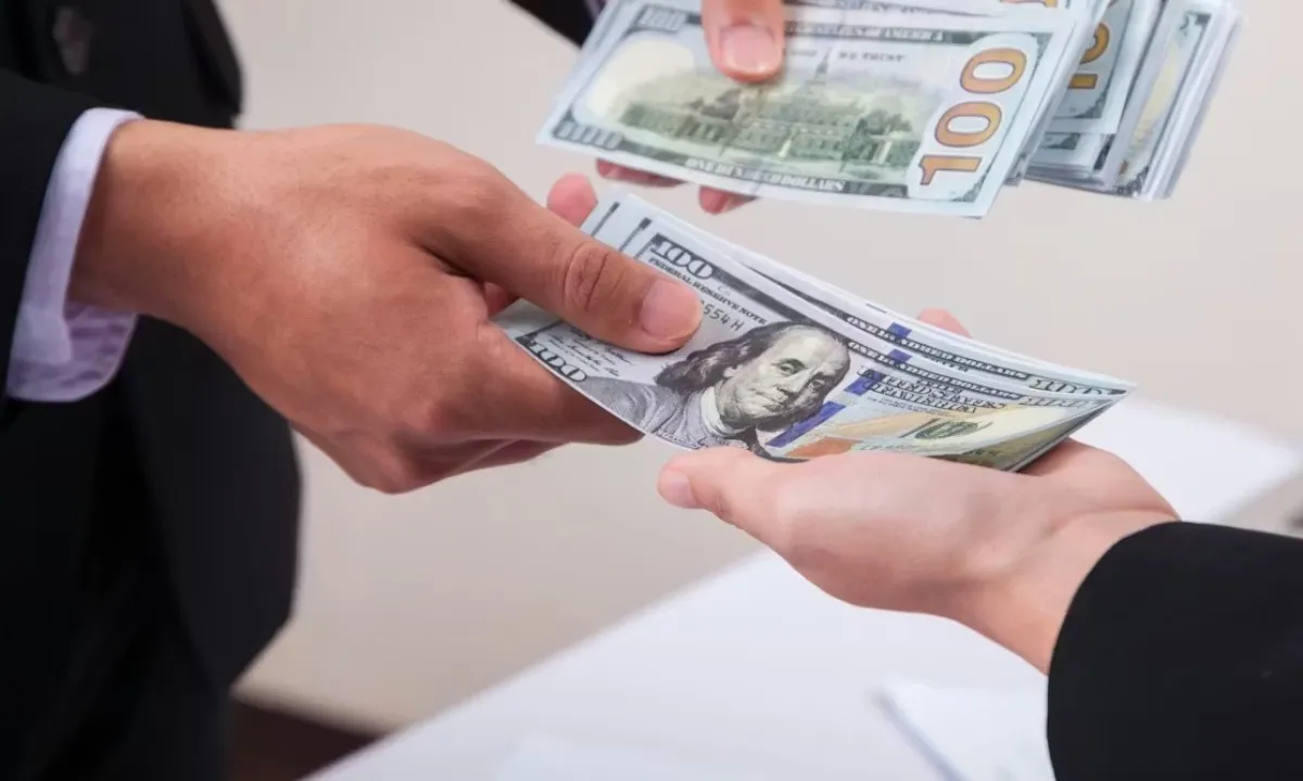 IRS $1,390 Direct Deposit Payment, What Americans Should Know for December 2025